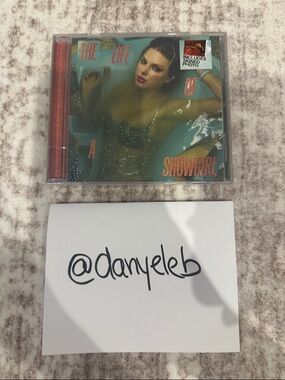 Taylor Swift The Life of a Showgirl CD with signed photo, Photo 4